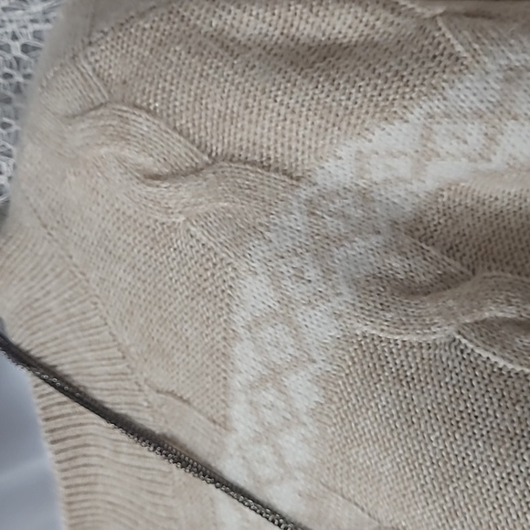 CROWN & IVY sweater size large - Picture 6 of 13